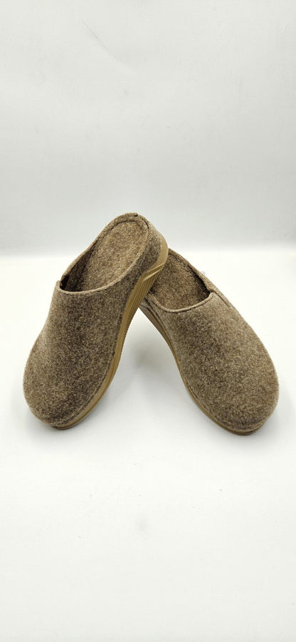 Women’s Winter Sabo Clogs — Warm, Comfortable & Wholesale-Ready