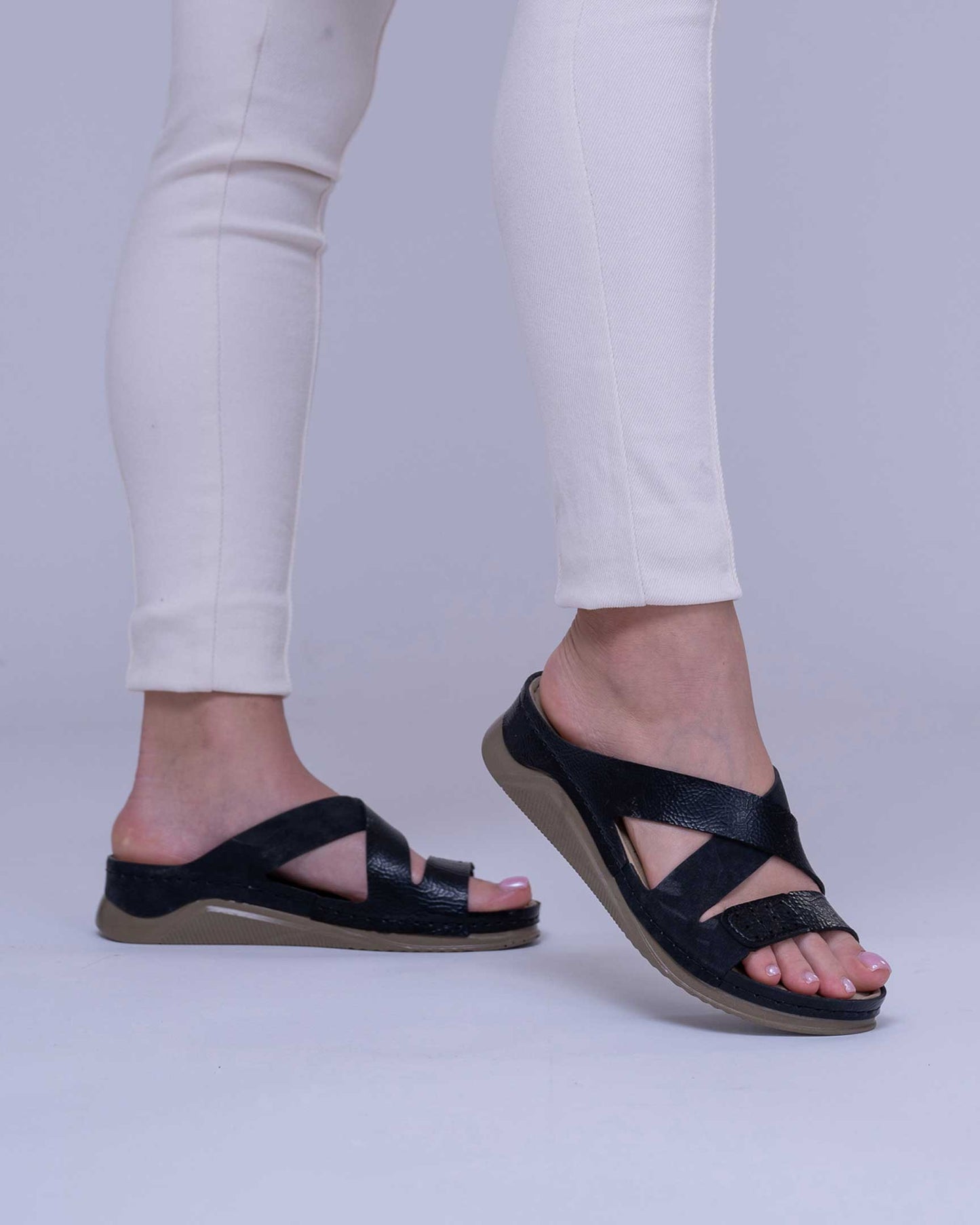 Women's Comfort Slippers Wholesale | Plush Cushioned, Lightweight & Bulk-Ready Footwear